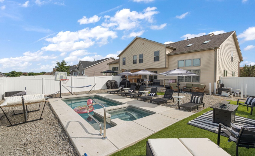 inground pool hot tub