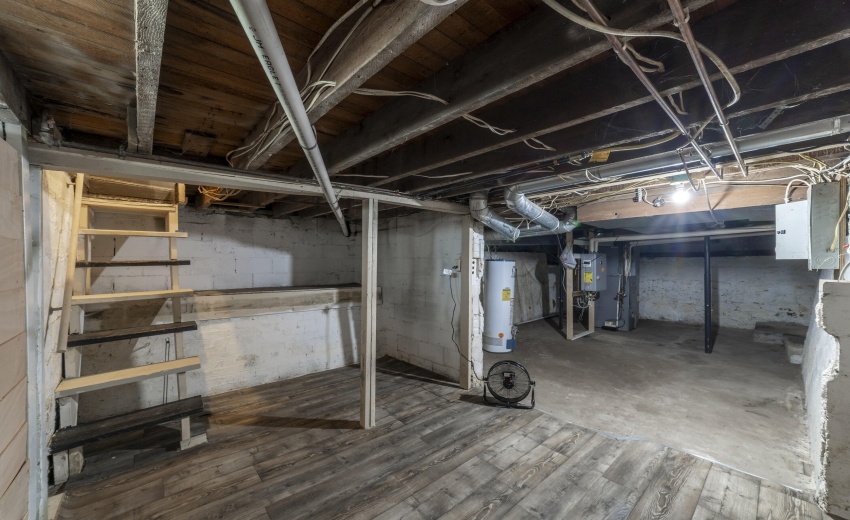 LBasement58North0038