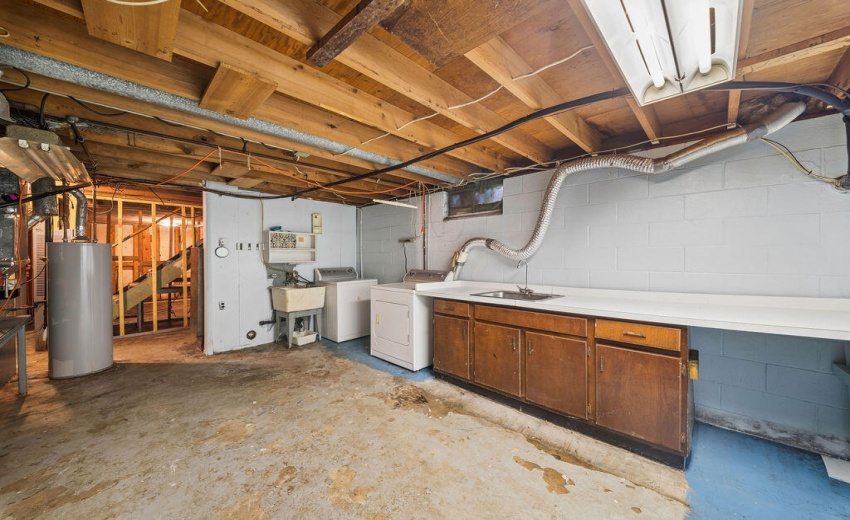 831EssexLane(16)