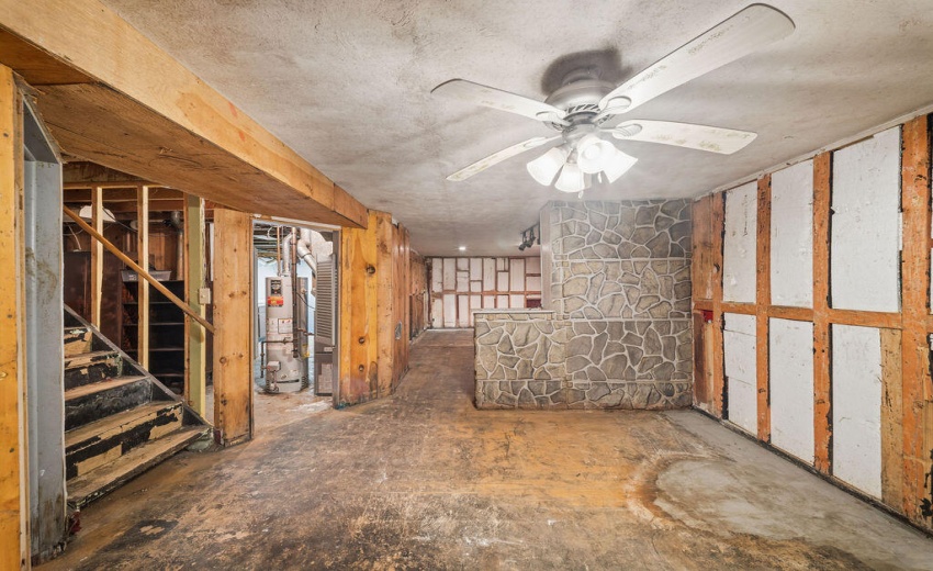 831EssexLane(18)