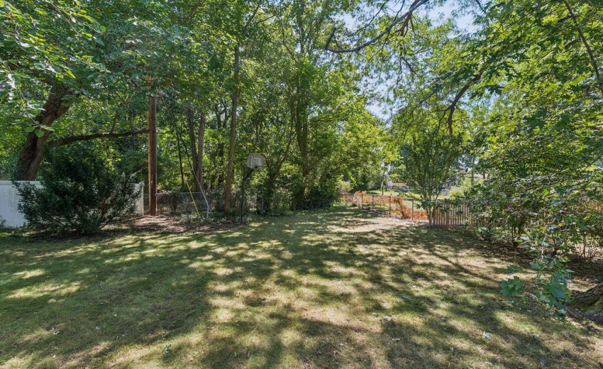 831EssexLane(3)