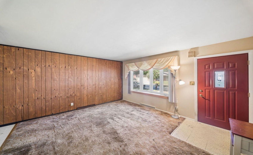 831EssexLane(9)