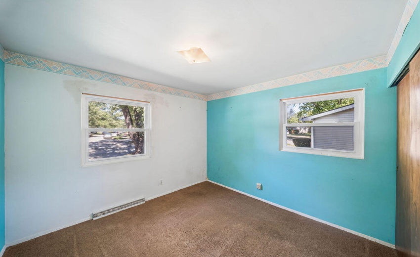 831EssexLane(11)
