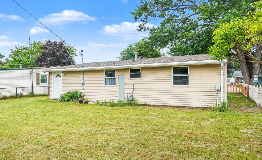 Rear fenced yard