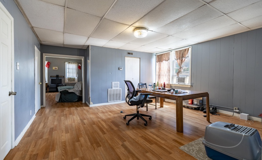 4422 Clark Ave-20