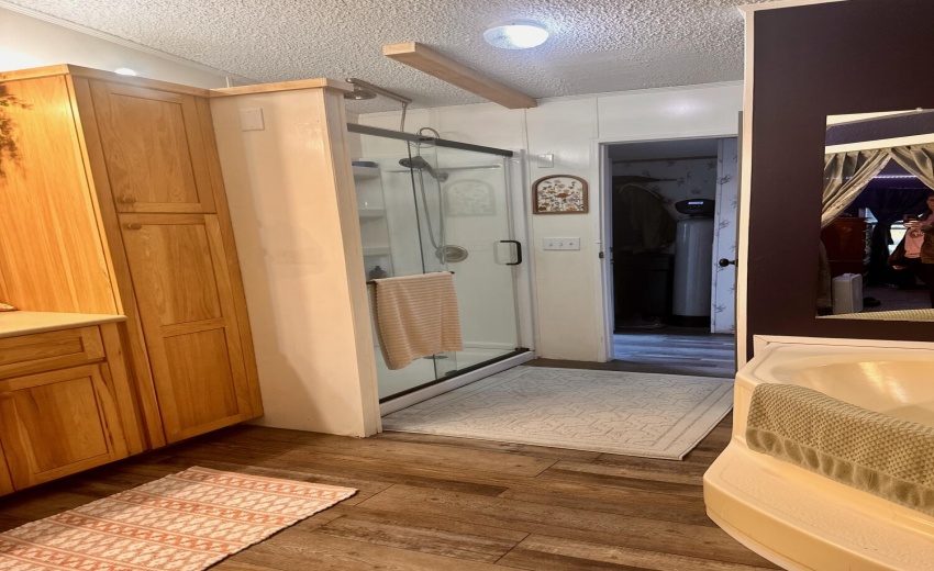Bath Master 5 (Seller Provided)