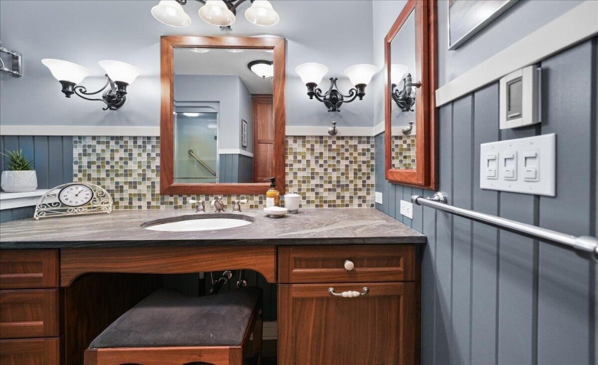 2nd Bathroom