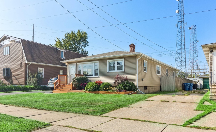 2-web-or-mls-Gordon Dr-S1409-003