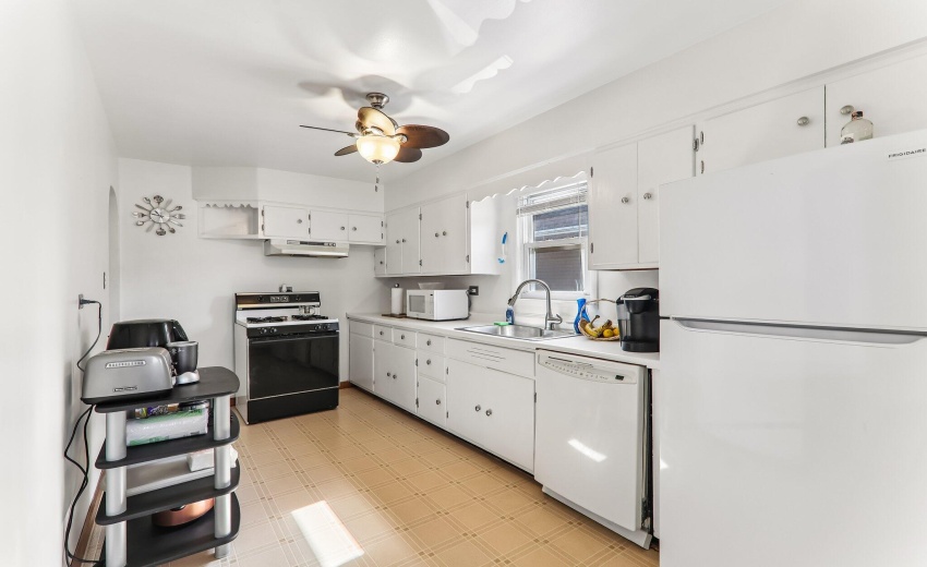10-web-or-mls-Gordon Dr-S1409-012