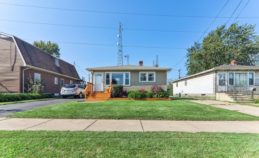 3-web-or-mls-Gordon Dr-S1409-004