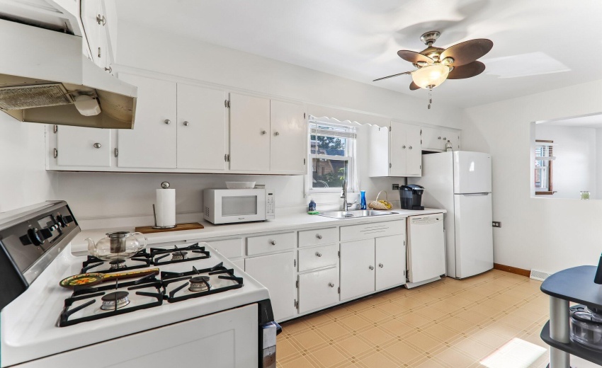 8-web-or-mls-Gordon Dr-S1409-009