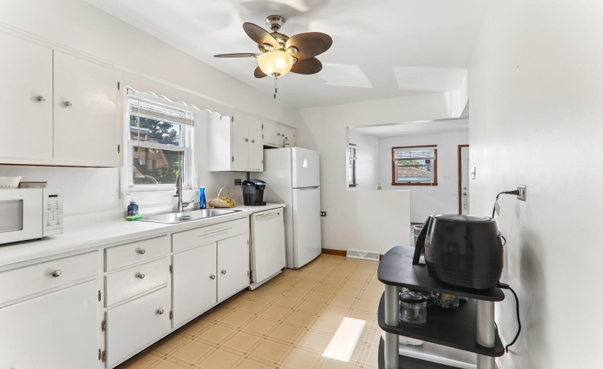 9-web-or-mls-Gordon Dr-S1409-010