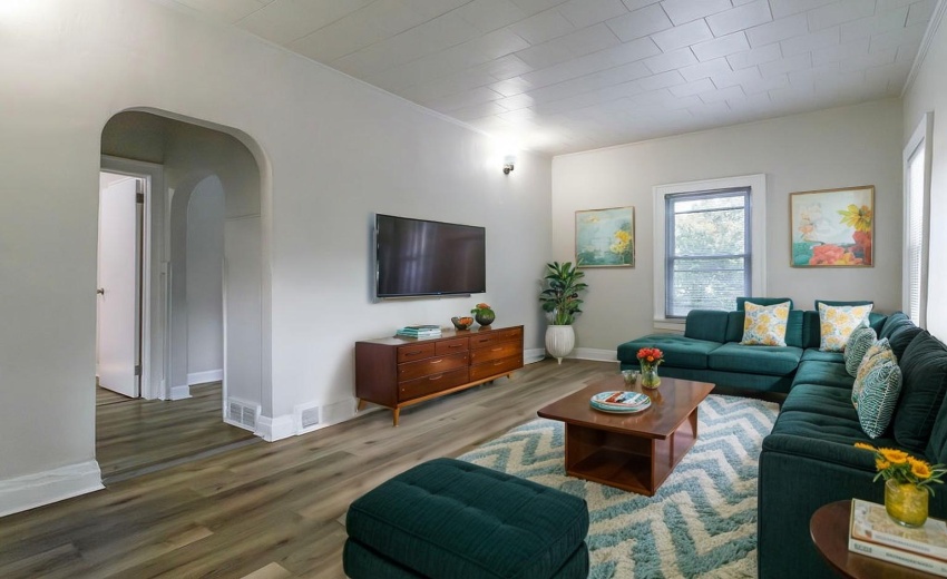 253012th(MLS)-6 - Living Room - Mid-Cent