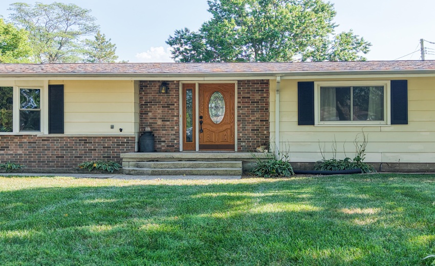 209 E Broadway St Brook-20
