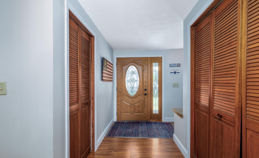 209 E Broadway St Brook-4