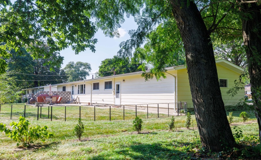 209 E Broadway St Brook-24
