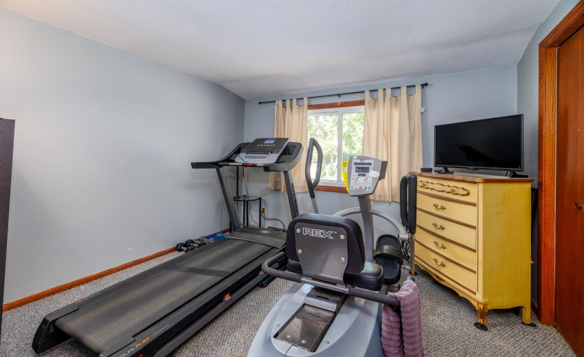 209 E Broadway St Brook-5