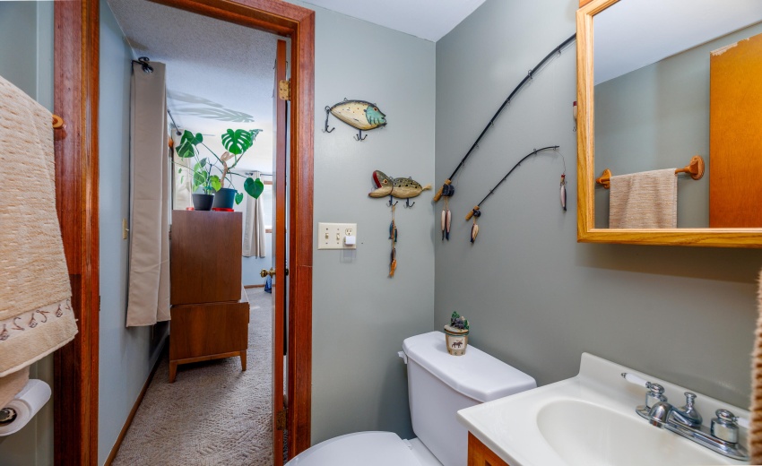 209 E Broadway St Brook-12