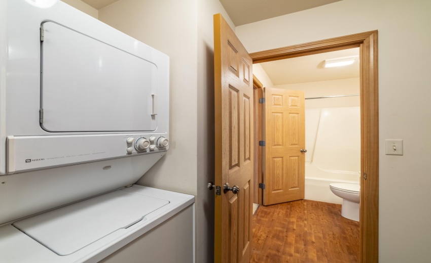 MLaundryCrosby0028