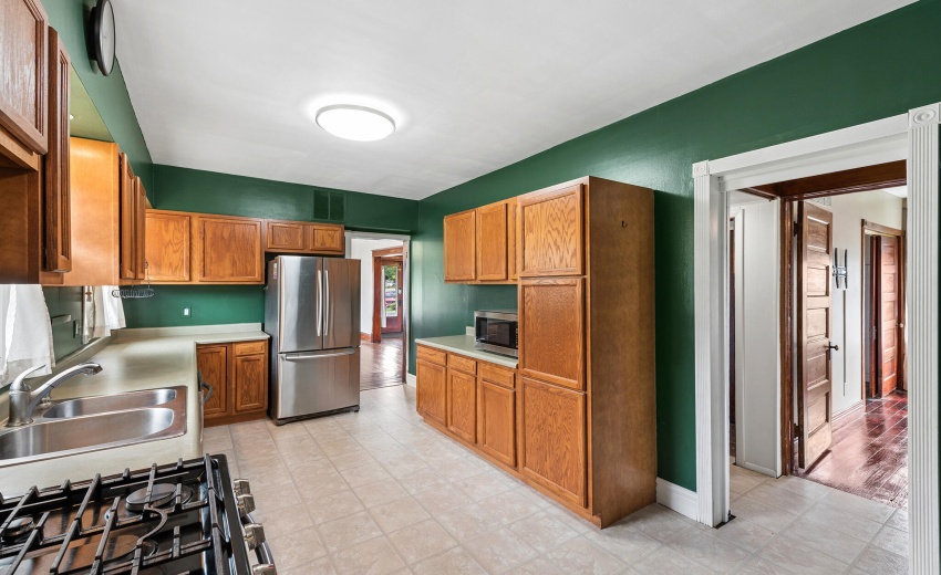 16-Kitchen