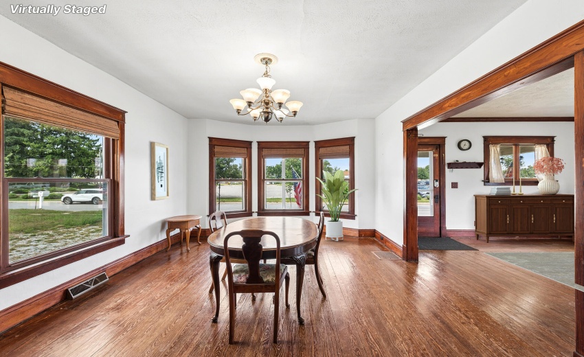 watermark_Property_8EAB_13-Dining_Room_2