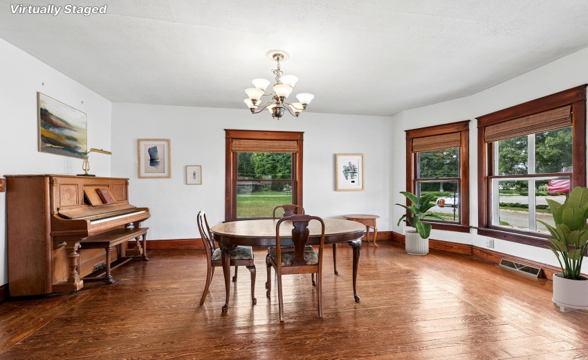 watermark_Property_8EAB_12-Dining_Room_2