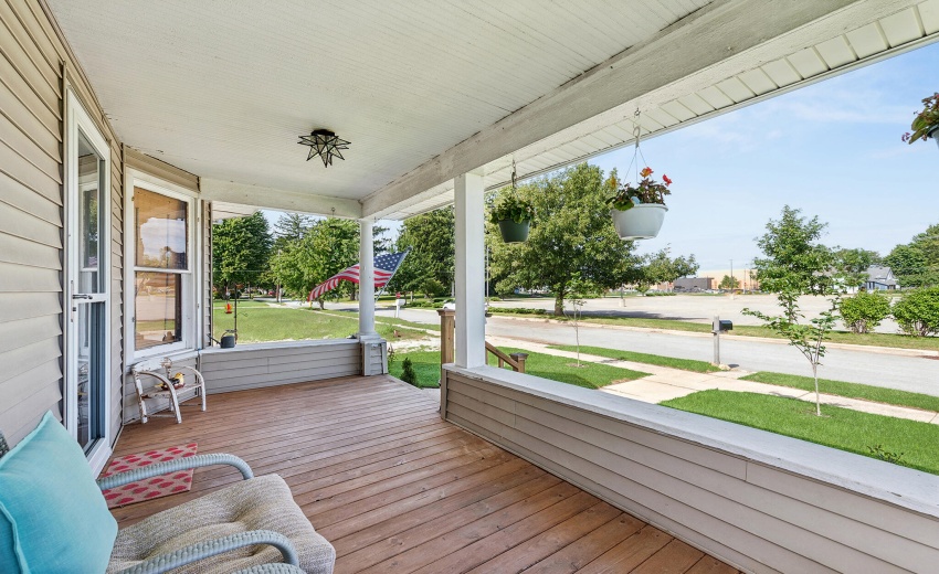 07-Front Porch