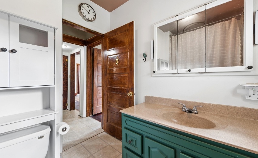 19-Bathroom