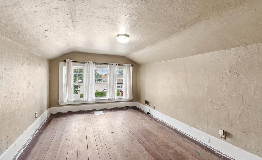 24-Bedroom
