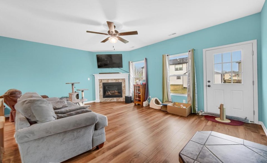 Wright St. Lvg Rm 1