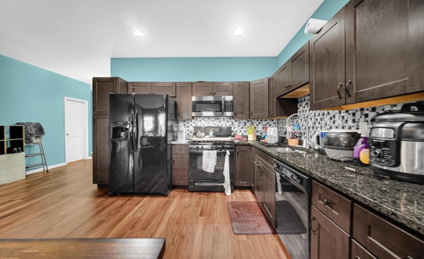 Wright St. Kitchen 5