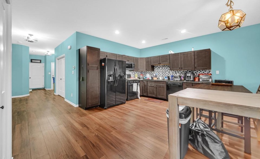 Wright St. Kitchen 1