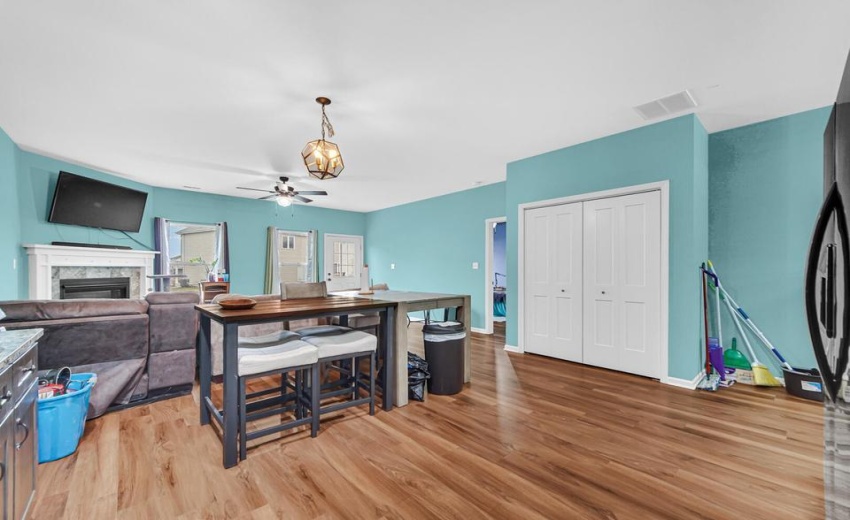 Wright St. Lvg Rm 3