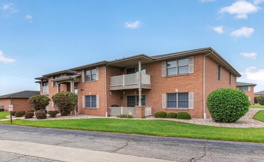 02-9824 Wildwood Ct-02
