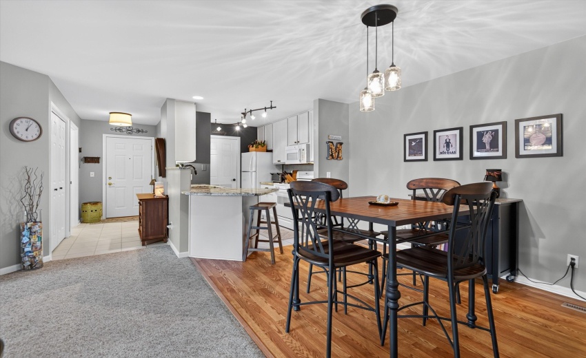 10-9824 Wildwood Ct-10