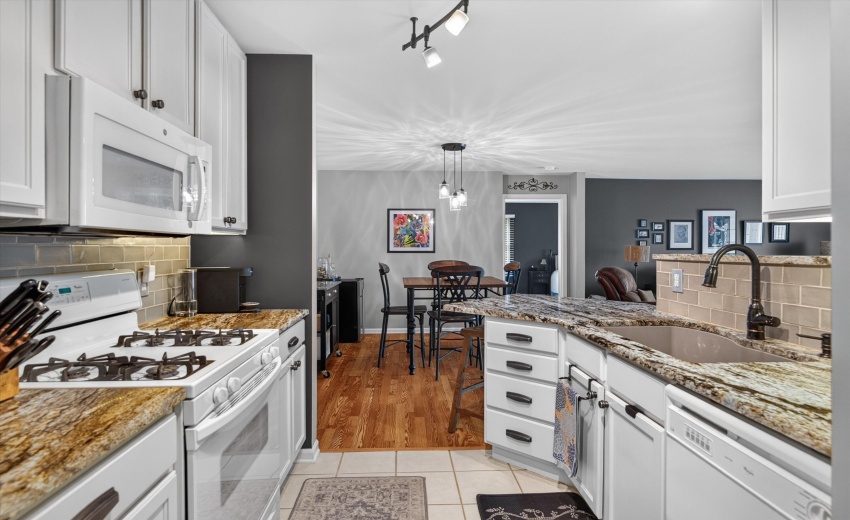 14-9824 Wildwood Ct-14