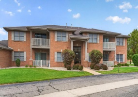 9824 Wildwood Court, Highland, Indiana, 2 Bedrooms Bedrooms, 7 Rooms Rooms,2 BathroomsBathrooms,Residential,For Sale,Wildwood,NRA845848 9824 Wildwood Court, Highland, Indiana, 2 Bedrooms Bedrooms, 7 Rooms Rooms,2 BathroomsBathrooms,Residential,For Sale,Wildwood,NRA845848