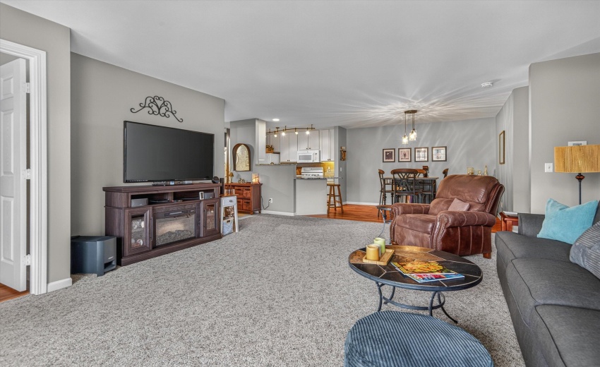 06-9824 Wildwood Ct-06