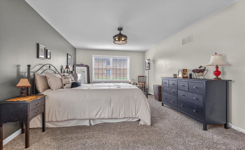 16-9824 Wildwood Ct-16