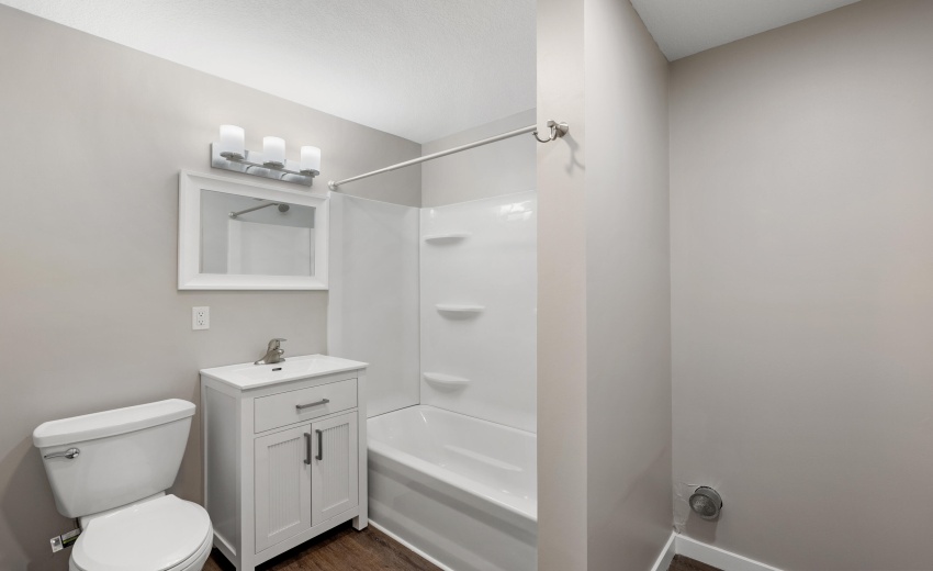 528 Unit Bathroom