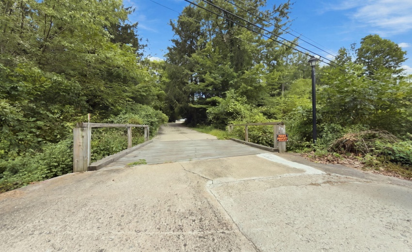 Driveway to 5920 Warnke