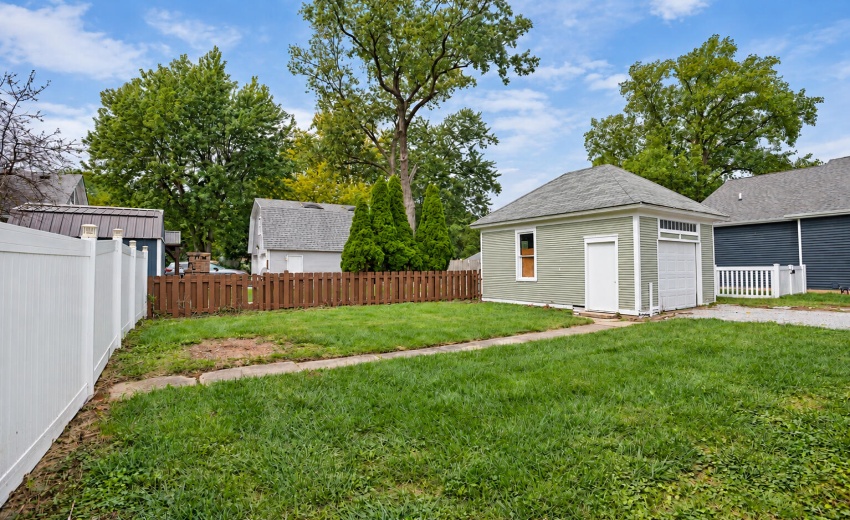 107 N Jackson 18