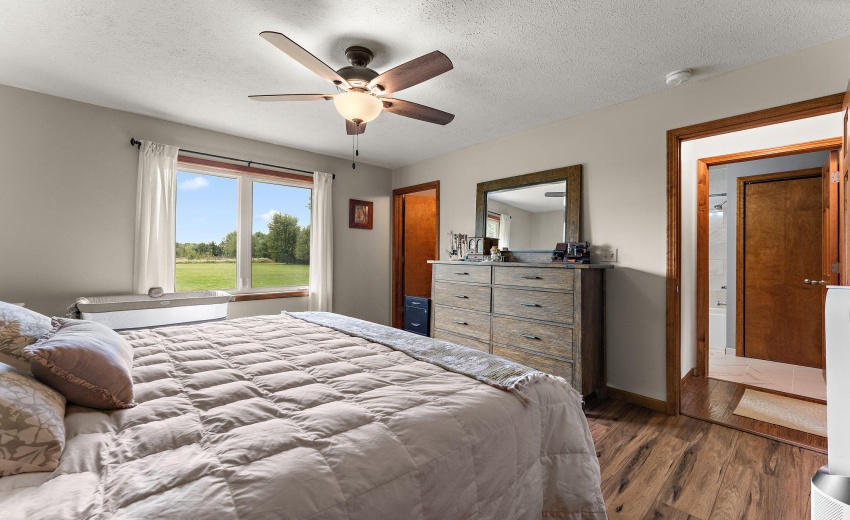 16-web-or-mls-DSC00929