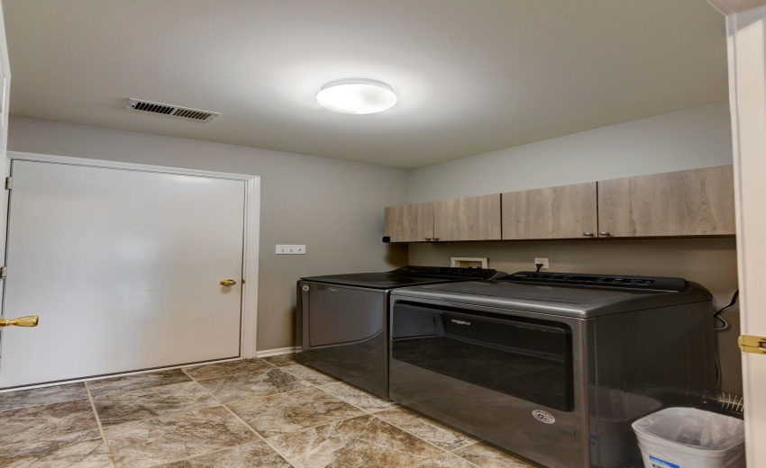 1048 Woodlawn Complete-19