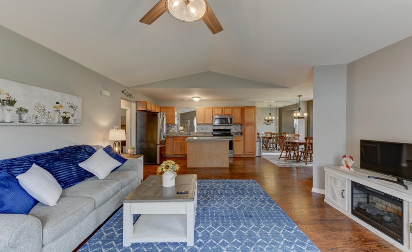 1048 Woodlawn Complete-16