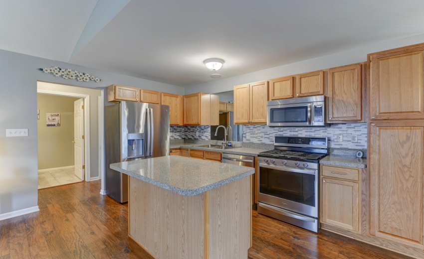 1048 Woodlawn Complete-12