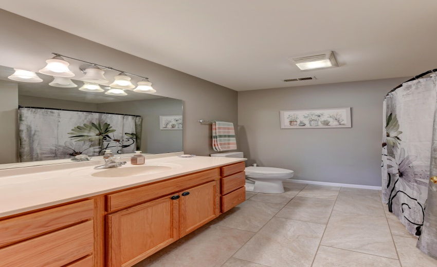 1048 Woodlawn Complete-23