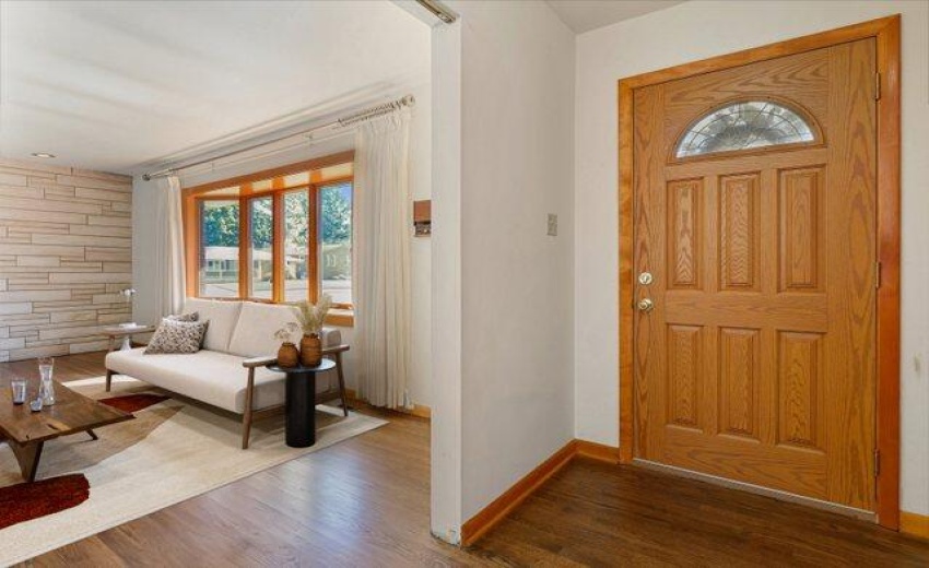 001-MID_CENTURY_LIVING_ROOM_002