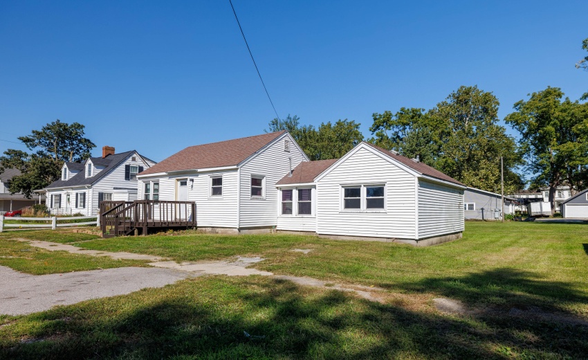 124 W Schoo St Wolcott-14