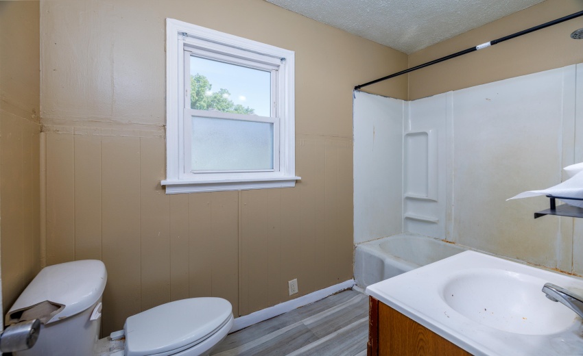 124 W Schoo St Wolcott-8